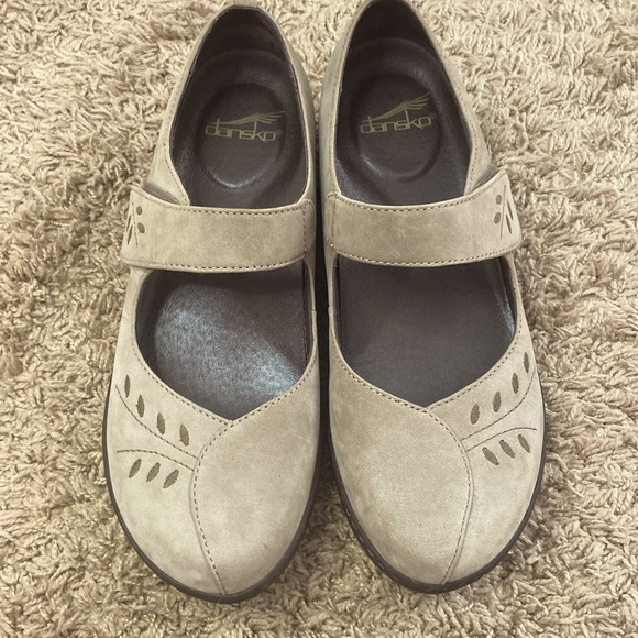 Dansko Shoes - Dansko Women Taupe Annie Mary Jane Nubuck Flats Size 38